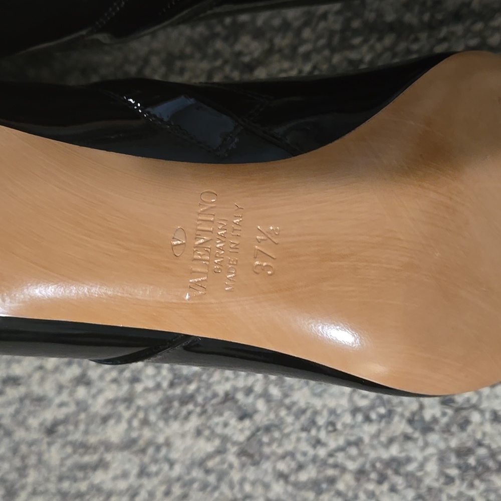 Authentic NWOT Valentino Gervani Pantent Leather V Boots-Size 37.5 - Picture 9 of 9